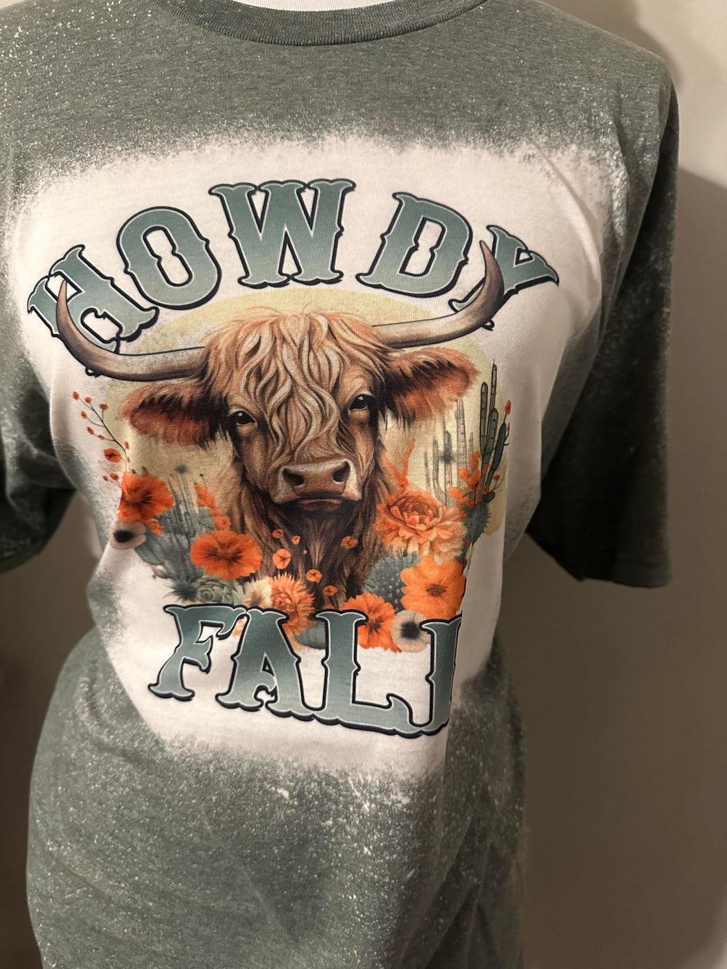 Howdy Fall Highland Cow Tee